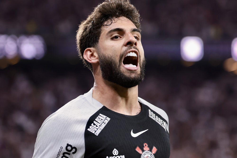 Corinthians vence Santos com golaço de Yuri Alberto e afunda rival no Z-4