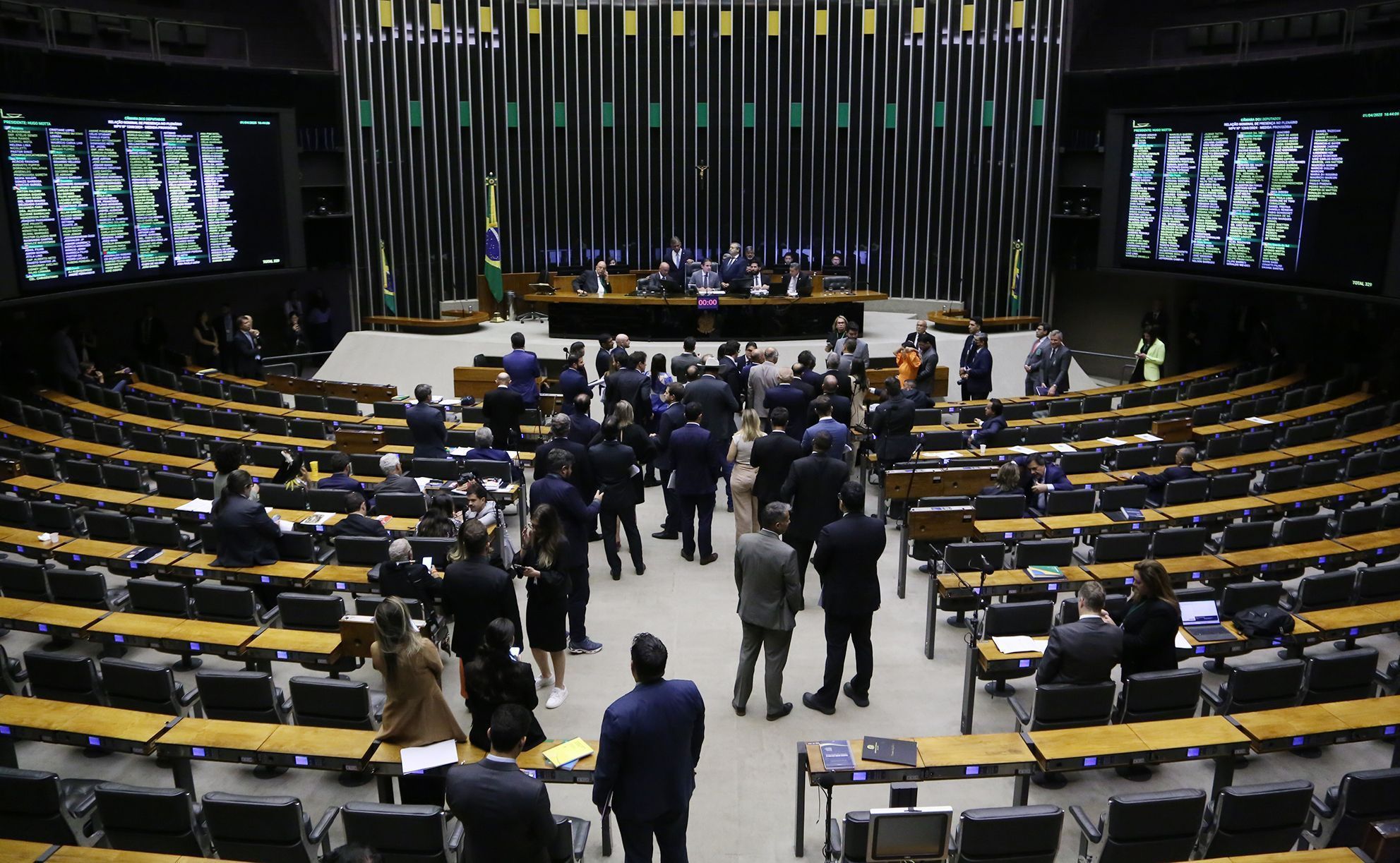 Pacote antifraude: projetos tornam hediondos crimes contra aposentados