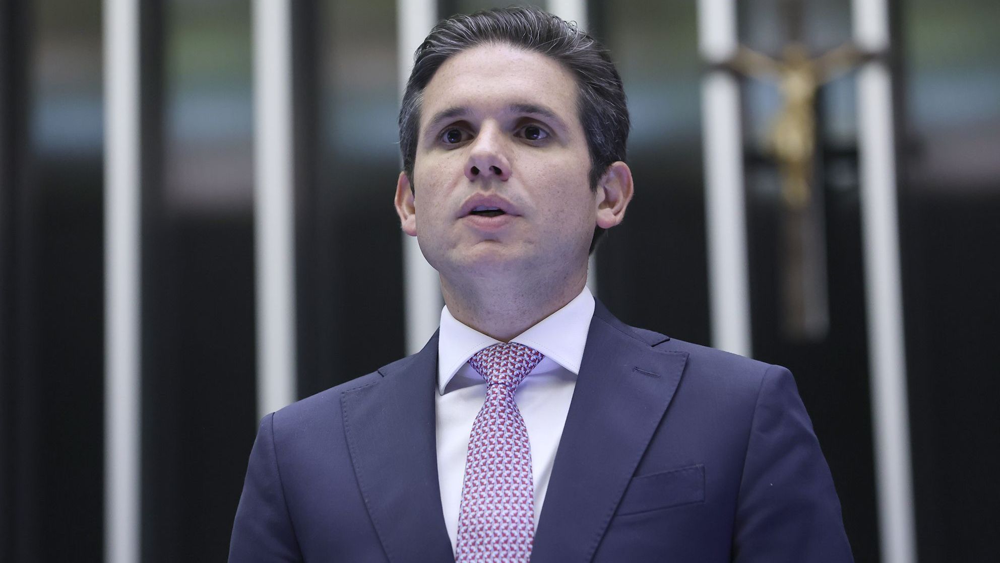 Hugo espera reunião com governo, mas pode pautar revogação do IOF na terça