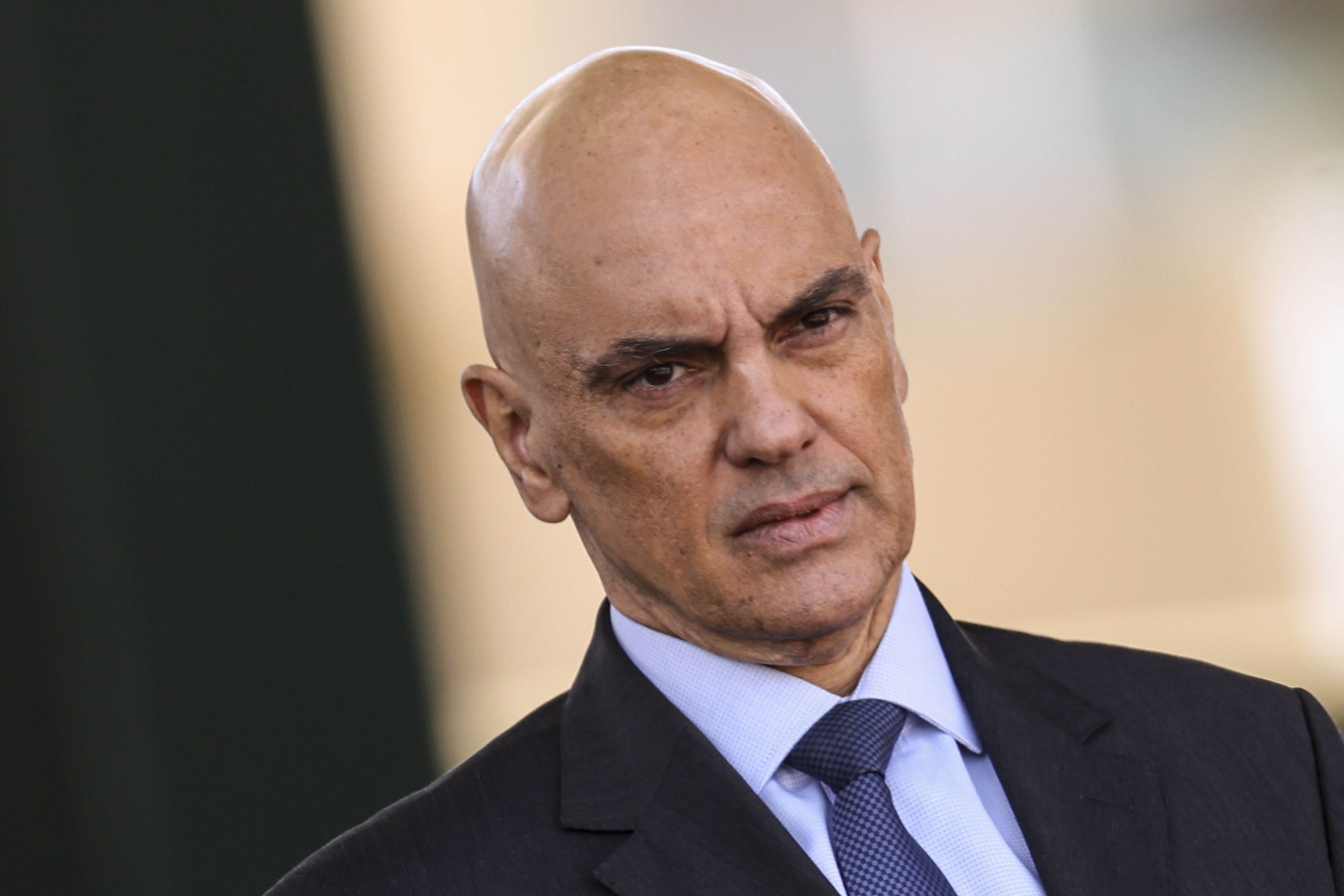 Ação contra Moraes deveria ser resolvida no Brasil, afirma professor da FGV