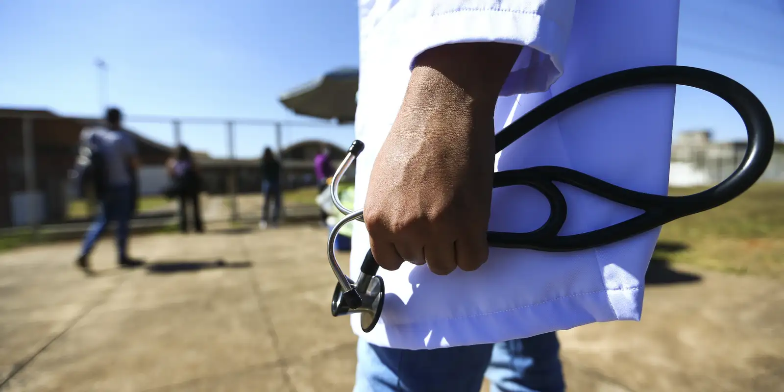 Médico fala sobre infecção urinária e dá dicas para evitar a doença