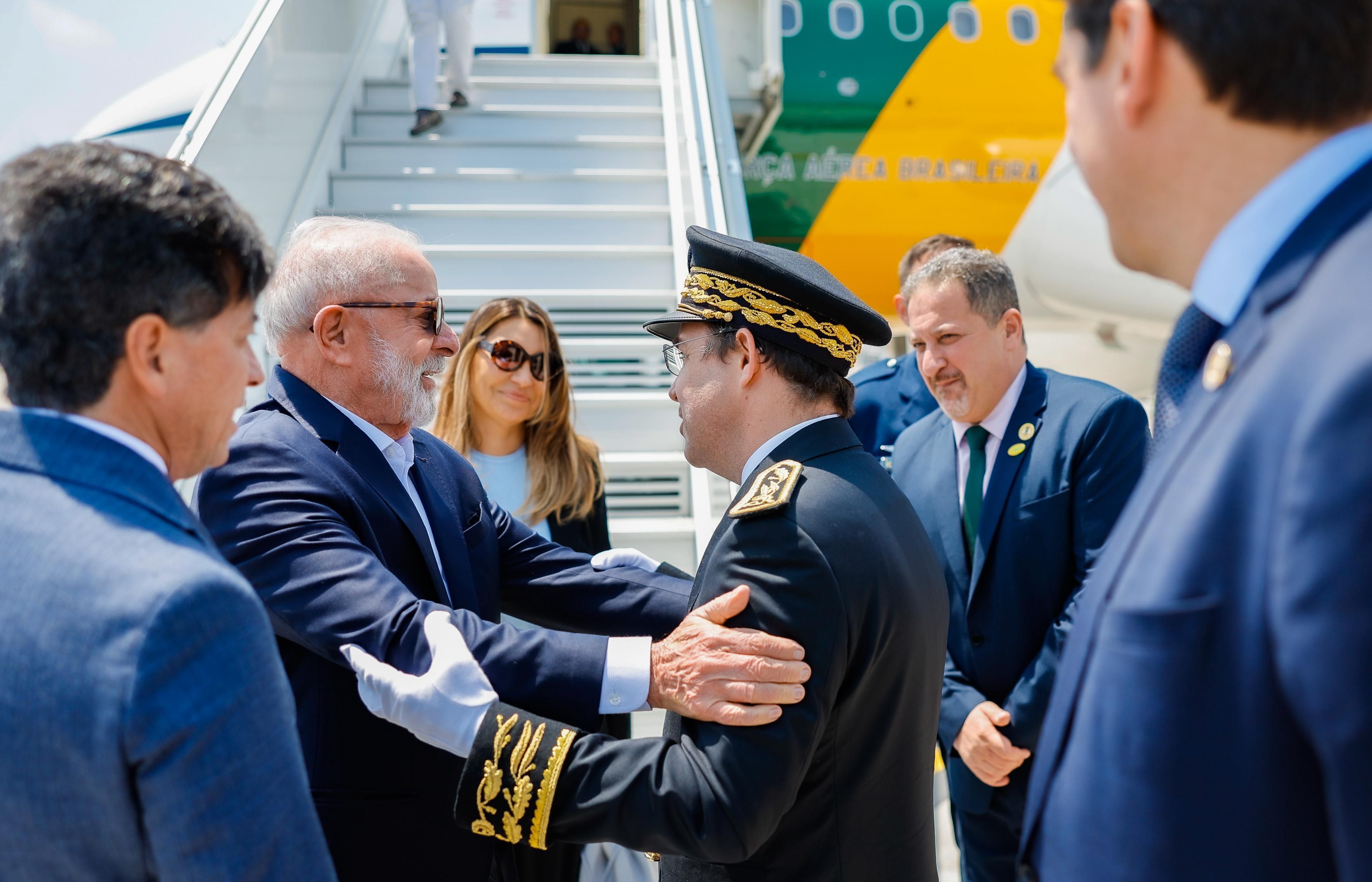 Lula desembarca em Nice, na França, para evento climático da ONU