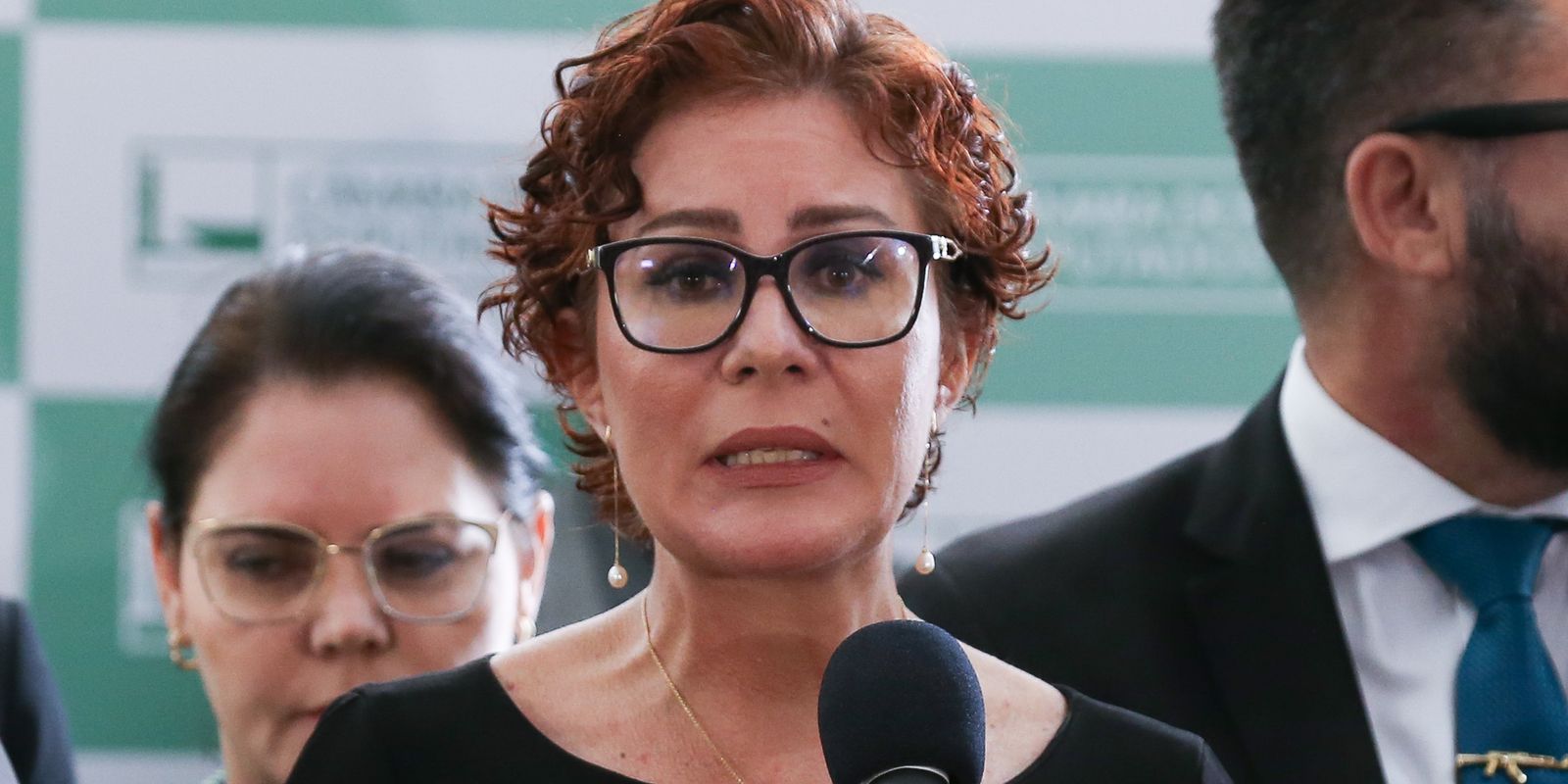 Moraes converte prisão de Carla Zambelli de preventiva para definitiva