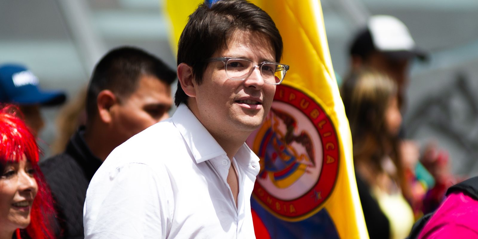 Após atentado, pré-candidato à presidência da Colômbia segue na UTI