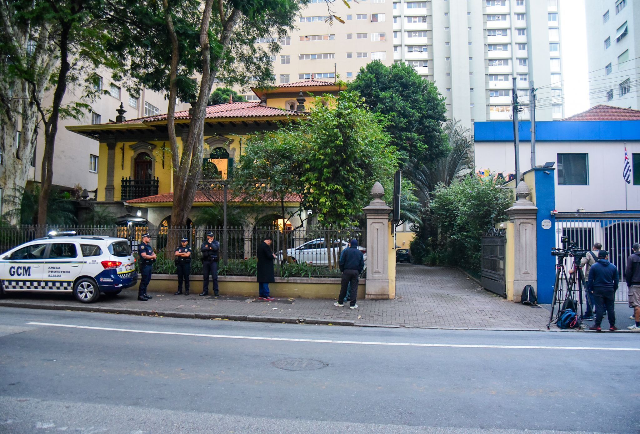 Francisco Cuoco: fãs e familiares se despedem em velório do ator